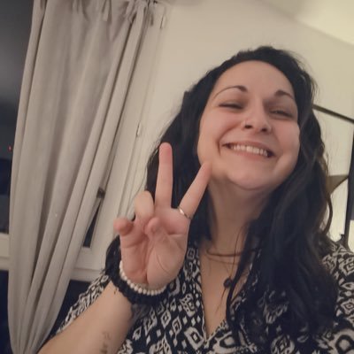 Madeamley's profile picture. 