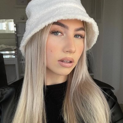 Esther88014479's profile picture. Loving life, chasing goals, growing every day ✨
Fueled by passion, focused on progress, chasing what matters 💡🚫 Liar 🚫 Porn