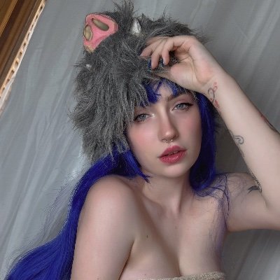 MiaLorris's profile picture. Hi, I'm Mia;
 ✨cosplayer and alt model;