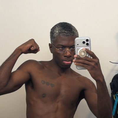 wavywig's profile picture. hey hi hello