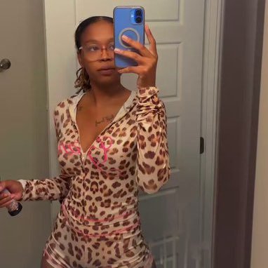 KaiyaPetitekaii's profile picture. Keep watering urself until u feel like u again 🌺🌻🌱💐🦋💜💫🌹🌸 https://t.co/Dx9X22mivb