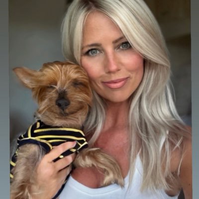 78__Rebecca's profile picture. Boring middle aged woman.