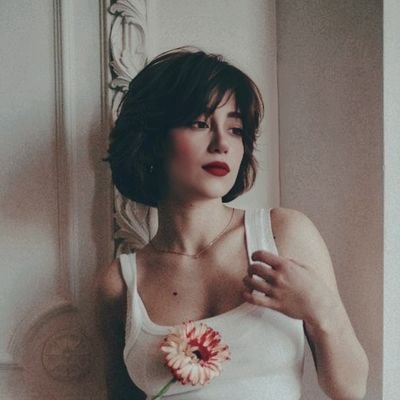 foroughebinour's profile picture. فقط فروغم...یه فروغِ تغییر یافته ی خوشحال(؛