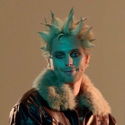 surfs_upCaI's profile picture. don't screenshot stuff and don't follow if i don't interact with you please and thank