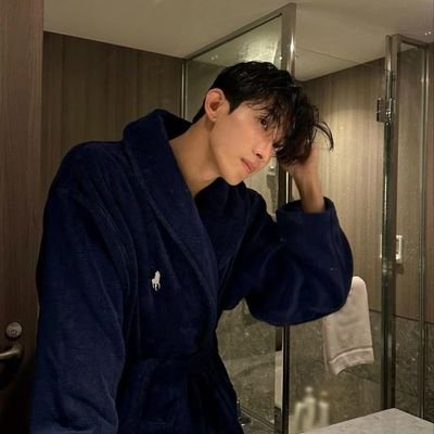 kyeomooni's profile picture. ─ where my mind works. | fan account