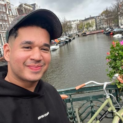 atoms______'s profile picture. sci-fi techno dj and producer, ig: atoms.__