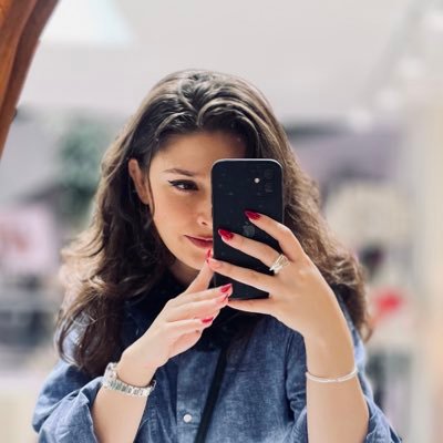 electronazad's profile picture. Hiding from stupid people 🐈