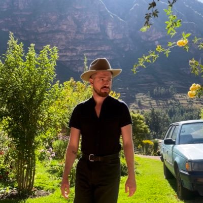 realnicknantais's profile picture. chief shitposter of https://t.co/NjPKegEVZI