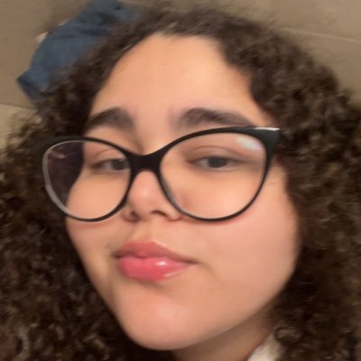 dizyvickie's profile picture. fofoqueira baseada na cidade de Londres, porém com saudades do meu país (hospício) São Paulo.