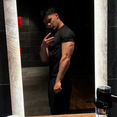 farfadetmuscle's profile picture. Il est temps de choquer