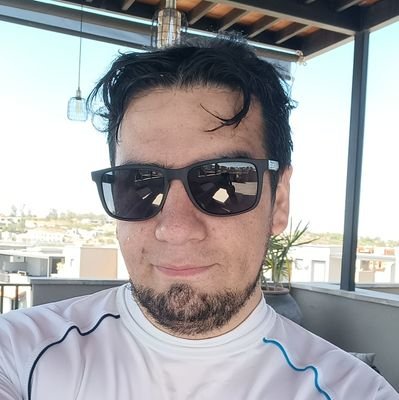 kroneaux's profile picture. Aprendiendo desde 1992. Ya me duelen las rodillas. Mis tuits van tan en serio como los tuyos.