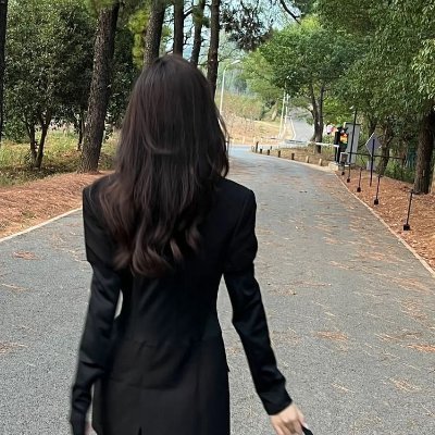 iiNMQ11's profile picture. 