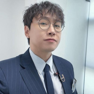 HallLayna22804's profile picture. am an international businessman! I deal with diamonds and high value gemstones 💎I usually attend GIA seminars Well, my work is not only about business,