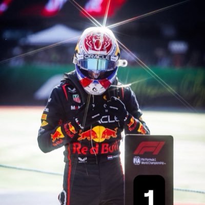 01chlo33's profile picture. ❯❯❯❯❯