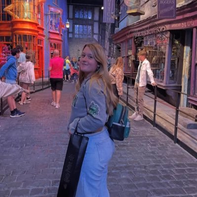 feltonshoodie's profile picture. harry potter, the vamps & harry styles fanatic