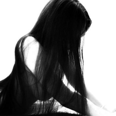 valleyofangelss's profile picture. hypersexual girl with food issues