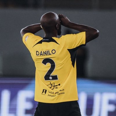 3z3md's profile picture. لا إله إلا أنت سبحانك إني كنت من الظالمين، ربِّ أوزعني أن أشكر نعمتك، الحمدلله دائمًا وأبدًا