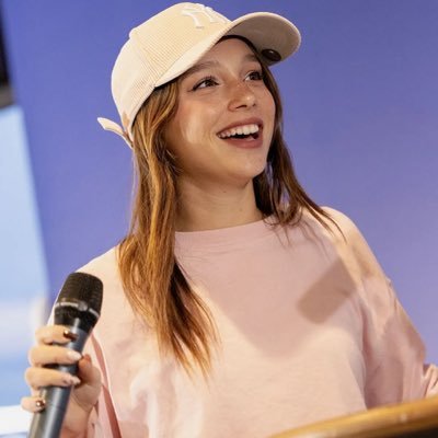 ar1ianna_a's profile picture. caramé e met gala version