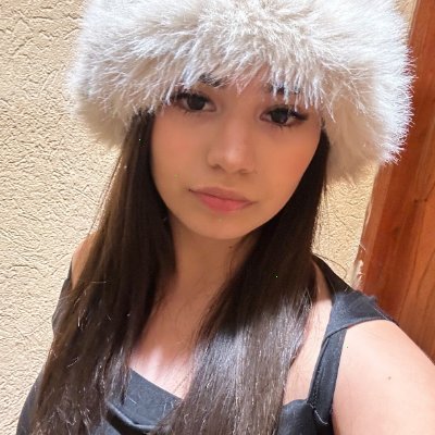 zoe_wntrs17's profile picture. 🎁🙈 → @mileyleaaks