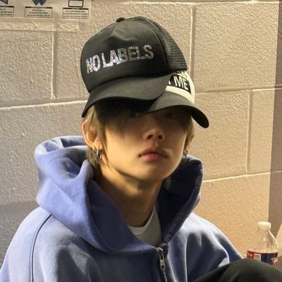 rem_iizz's profile picture. mostly btxt + le ssera, bonedo, &team, cortis