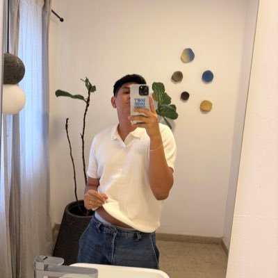 francisco_ezc's profile picture. • 28 años ✨ • Gay 🏳️‍🌈 • Cáncer ♋️ •