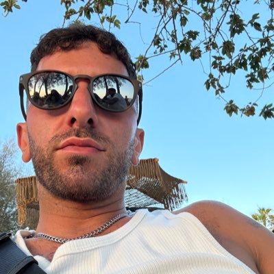 nicholasJsage's profile picture. calisthenics, poker, chess & CFC fan