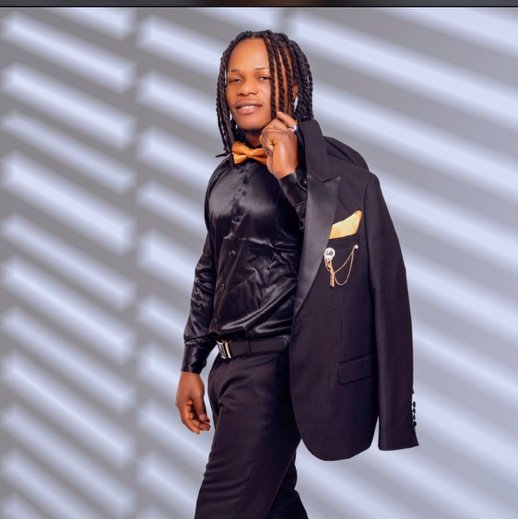 RodelineVoyard's profile picture. 