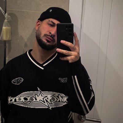 over_reillo's profile picture. Everyone knows I'm in over my head.