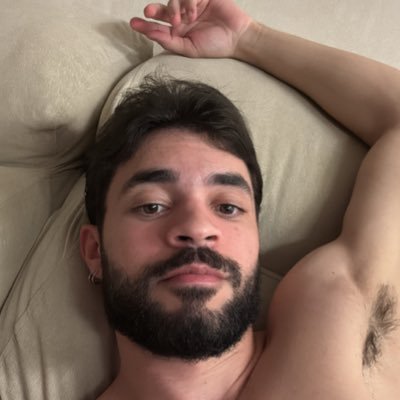 oxerhu's profile picture. Mestre nas artes dentárias, dobrador de fluídos salivares 🔬