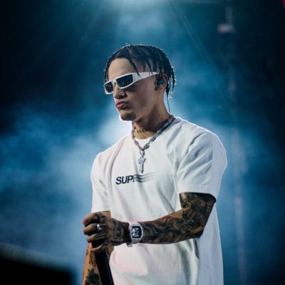 falke912's profile picture. 🇺🇾🇦🇷