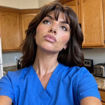 GbEmmagreen's profile picture. 05 Baby /// student nurse