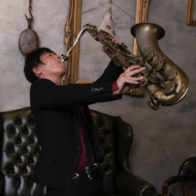 RyotaTsax's profile picture. 兵庫県明石市出身。仕事で千葉県銚子市移住中。ひつじビーム、バンドサポート。楽器：ブルースハープ、コーラス、フルート、ソプラノ&アルト&テナーサックス🎷favorite:kirk whalum/Gerald albright/Kenny G/Perfume。Instagram:ryotatsax