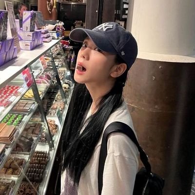 myrubysnnie's profile picture. ⠀ ⠀ Obsessed with Jisoo Rosé Han Felix Gawon Ella Yuna @BLACKPINK @Stray_Kids @OFFICIAL_MEOVV @ITZYofficial Englot Stan (Bigbang exo aespa njz and ive )