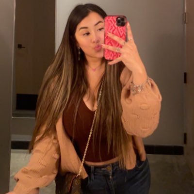 _suzanne1618's profile picture. 26 🩺 • D🐾G M🐾M • @NETAWEY45 💍