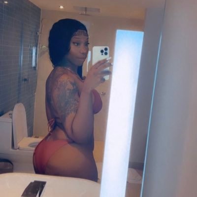 Pierbiwierbi10's profile picture. Thick trans goddess 👑🏳️‍⚧️🏳️‍⚧️6’1” chocolate curves, tats & confidence. Bold, real, ready. DM brave souls #TransQueen💕💋