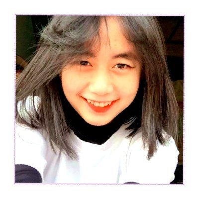 LoriannG25035's profile picture. 