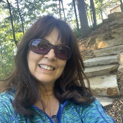 juliakermit244's profile picture. Love yourself 🫶🏻