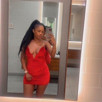 KesaSegotso's profile picture. Mechanical and Energy Engineer 🧑‍🔧(BIUST), Aspiring Entrepreneur👩‍💻, Instagram:kesa_segotso🇧🇼