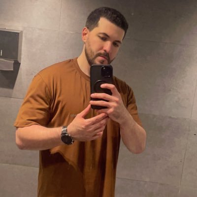 hn_husseini's profile picture. 