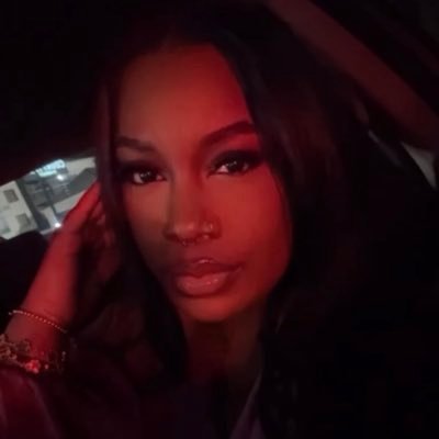 JannelleMollina's profile picture. 