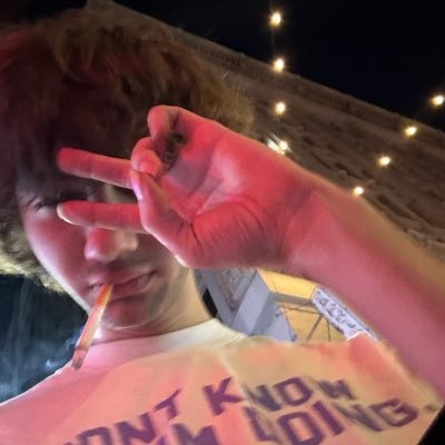 blurryarchives's profile picture. Fanpage for the one and only top gooner #notimpersonating