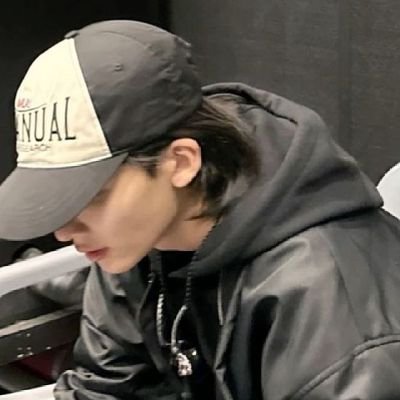 tvlipzn's profile picture. 