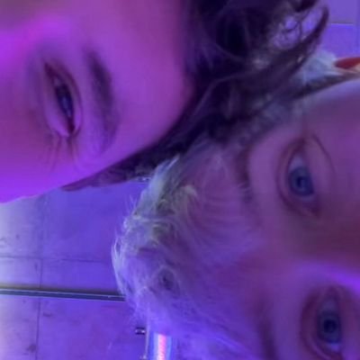 dark_4methyst's profile picture. they were in love the whole time!!! 
🌈✨