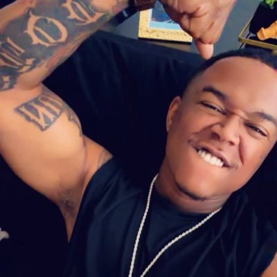 xoxo_LeeAir's profile picture. Art Educator | #Artist | #Nupe ♦️👌🏾| #1911 | gym lover | Doctoral Student