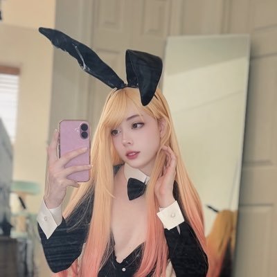 lolyomie's profile picture. cosplay ʚ♡ɞ // 🐾 more pics in link below~ ・゚’☆    banned on instagram