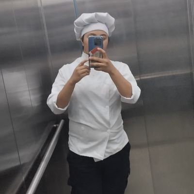 smolnnicholas's profile picture. estudiante de gastronomía porfavor saquenme de acá // guigo's husband 😝