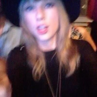 lwxbr6's profile picture. The best people in life are free ୨୧ ˙ ∘ ✧