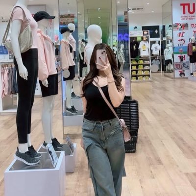 derfalisa's profile picture. Emyu dulu baru kamu