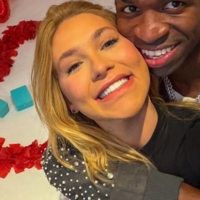 Heartela_'s profile picture. Julia Nunes Kim Kim / #goLOUD