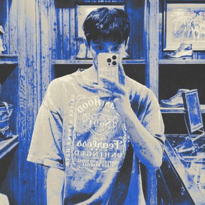 BLUZBCRRY's profile picture. 